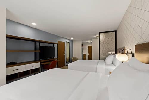 Room 40 of 74