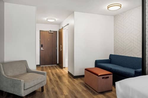 Room 14 of 74