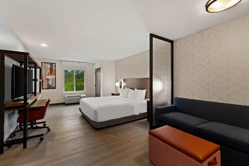 Room 36 of 74