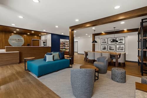 Lobby 5 of 74