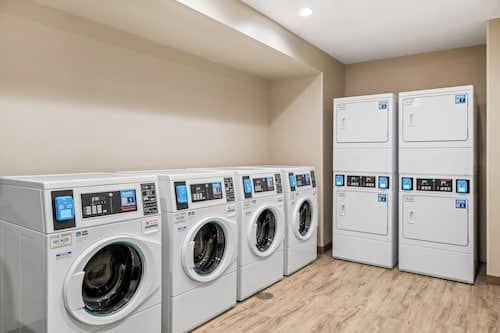 Laundry room 67 of 74
