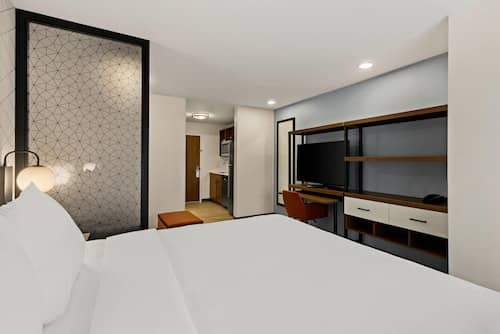 Room 42 of 74